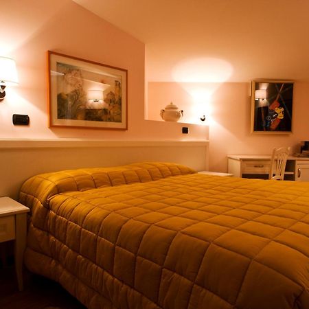 Albergo Ristorante Siro トルジャーノ エクステリア 写真